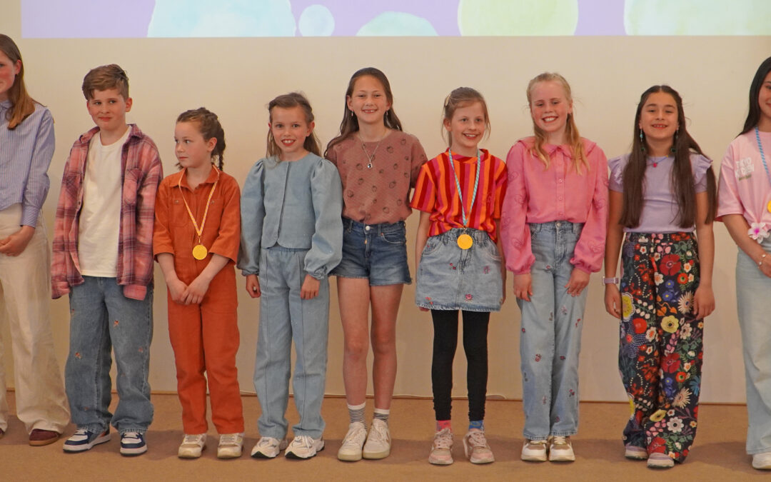 Jonge dichters schitteren tijdens feestelijke prijsuitreiking